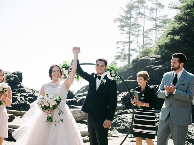 Dale and Kelsey&apos;s wedding in Tofino, British Columbia 72