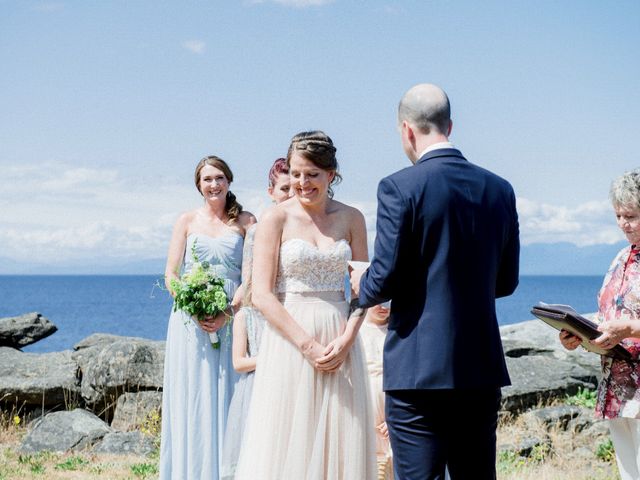 Mike and Cait&apos;s wedding in Gabriola, British Columbia 25