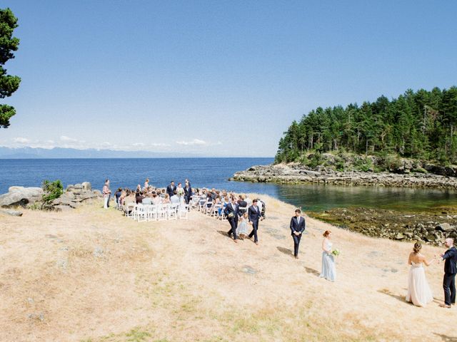 Mike and Cait&apos;s wedding in Gabriola, British Columbia 36