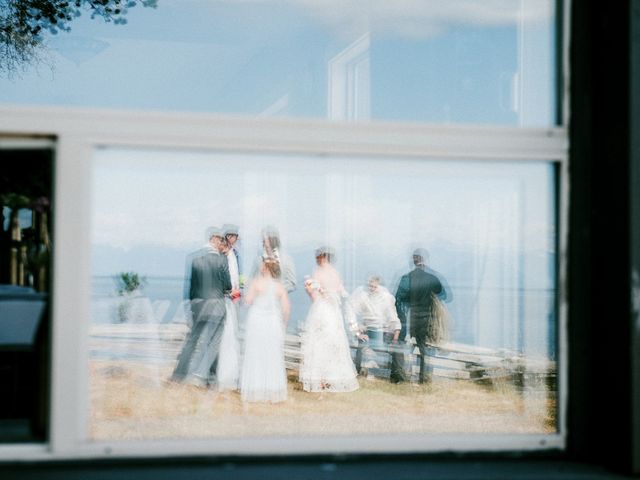 Mike and Cait&apos;s wedding in Gabriola, British Columbia 48
