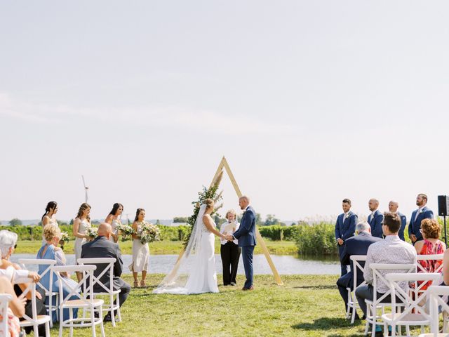 Chris and Sam&apos;s wedding in Niagara on the Lake, Ontario 25
