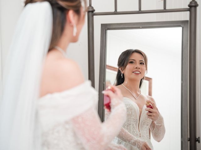 Yiwei and Jenny's wedding in Sainte-Anne-des-Plaines, Quebec 17