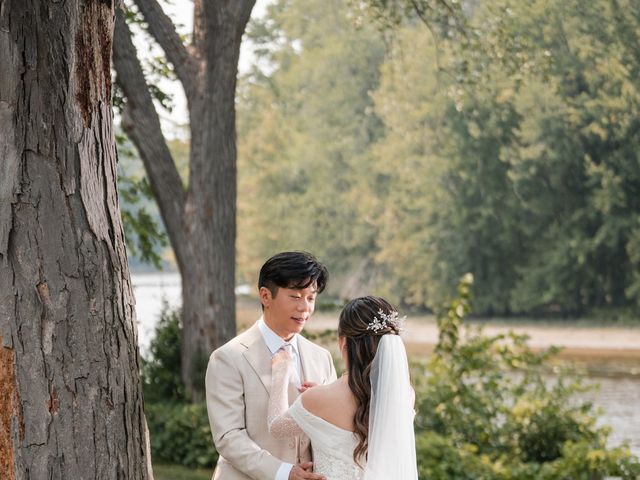 Yiwei and Jenny's wedding in Sainte-Anne-des-Plaines, Quebec 23