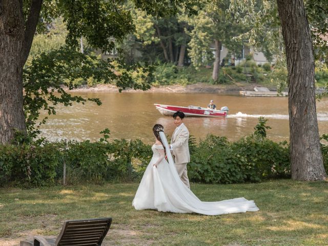 Yiwei and Jenny's wedding in Sainte-Anne-des-Plaines, Quebec 25