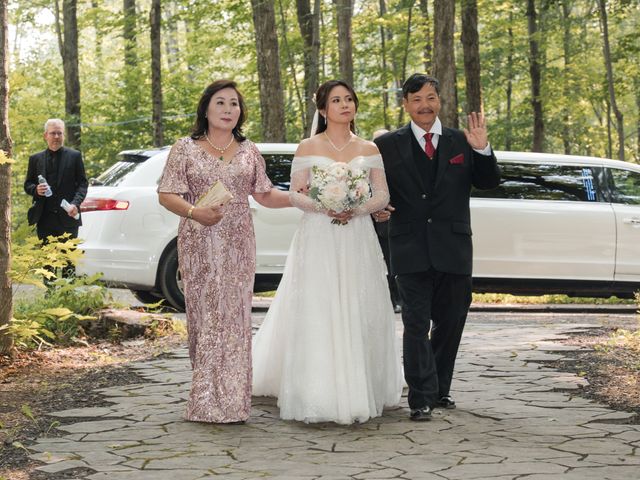 Yiwei and Jenny's wedding in Sainte-Anne-des-Plaines, Quebec 30