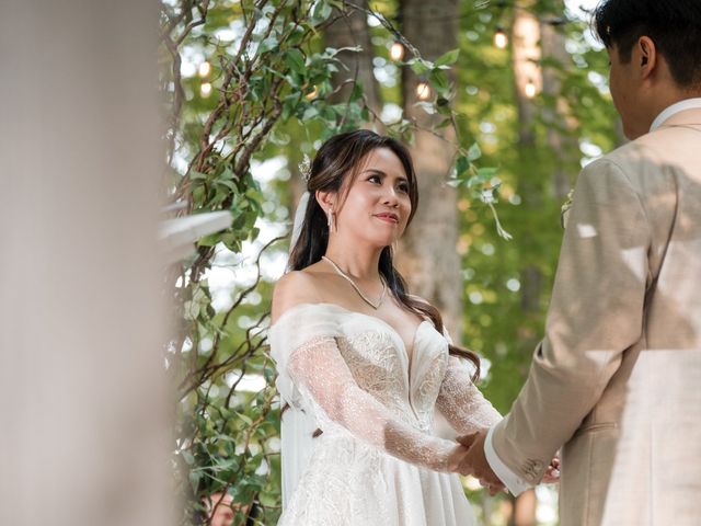 Yiwei and Jenny's wedding in Sainte-Anne-des-Plaines, Quebec 34