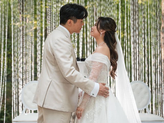 Yiwei and Jenny's wedding in Sainte-Anne-des-Plaines, Quebec 38