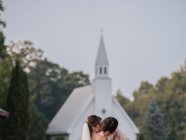 Yiwei and Jenny's wedding in Sainte-Anne-des-Plaines, Quebec 55