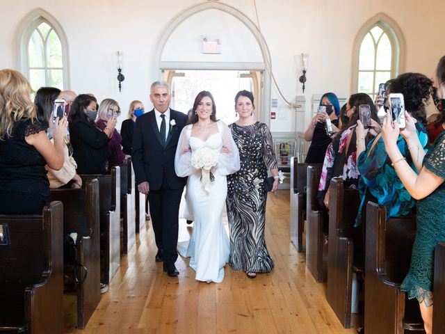Donato and Jesse&apos;s wedding in Kleinburg, Ontario 41