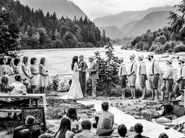 Jesse and Dannielle&apos;s wedding in Squamish, British Columbia 24