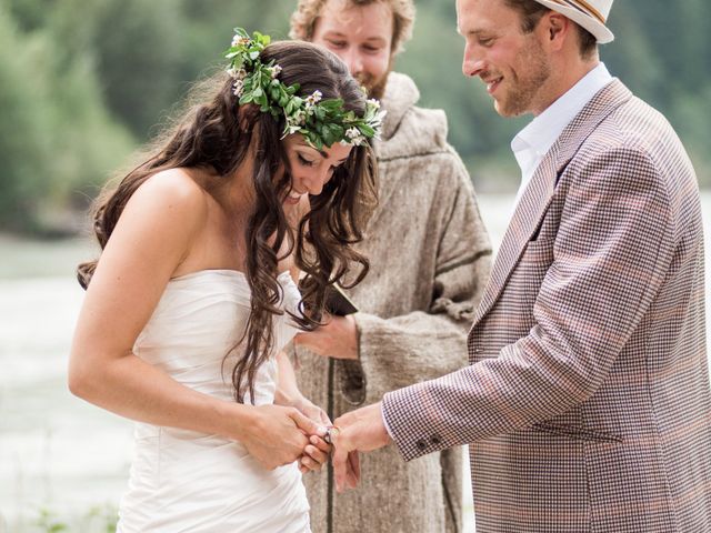 Jesse and Dannielle&apos;s wedding in Squamish, British Columbia 36