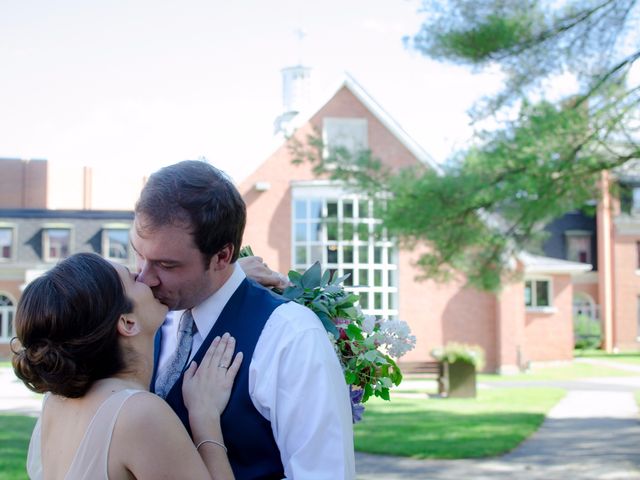 Cormac and Liz&apos;s wedding in Sherbrooke, Quebec 17