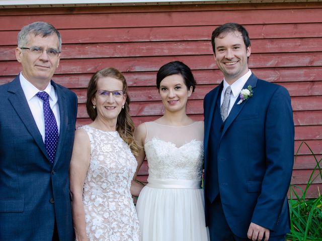 Cormac and Liz&apos;s wedding in Sherbrooke, Quebec 28