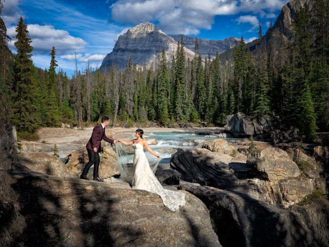 Brad and Ashley&apos;s wedding in Banff, Alberta 96