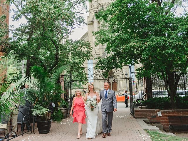 Jeremy and Lindsey&apos;s wedding in Toronto, Ontario 20