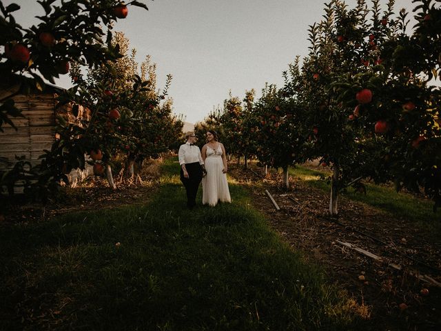 Jen and Melissa&apos;s wedding in Kelowna, British Columbia 27