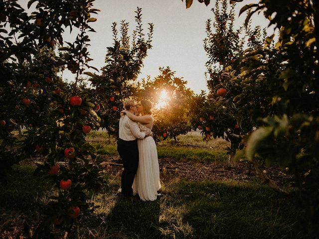 Jen and Melissa&apos;s wedding in Kelowna, British Columbia 29