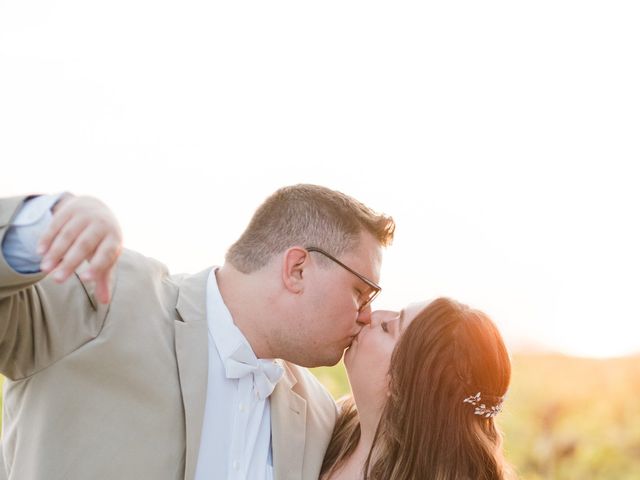 Jules and Dan&apos;s wedding in Beamsville, Ontario 4