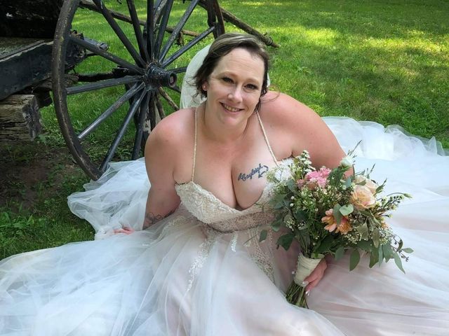 Braydon  and Colleen &apos;s wedding in Niagara Falls, Ontario 4