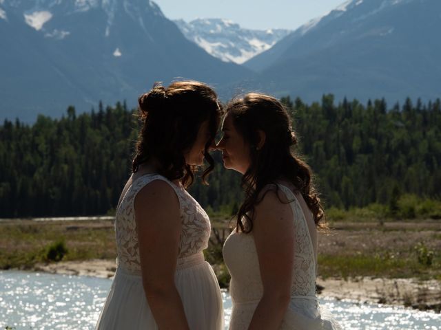 Vanessa and Lindsay&apos;s wedding in Golden, British Columbia 36