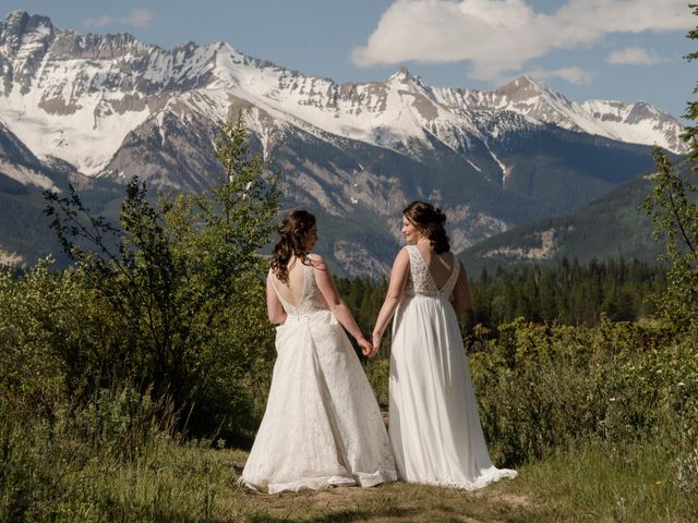 Vanessa and Lindsay&apos;s wedding in Golden, British Columbia 38