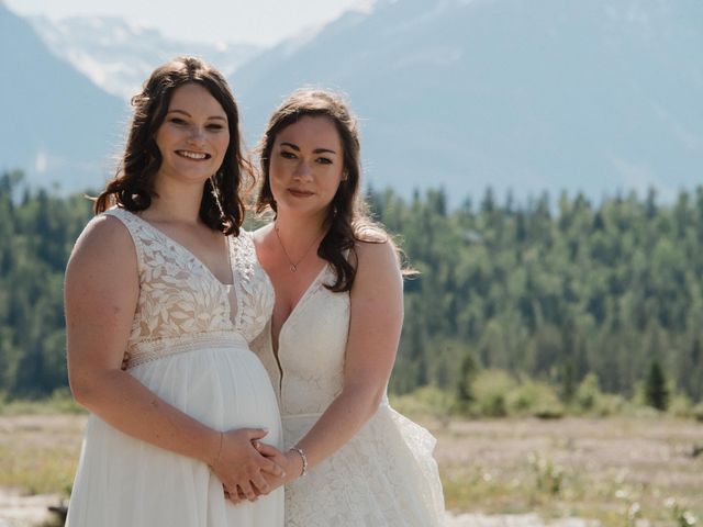 Vanessa and Lindsay&apos;s wedding in Golden, British Columbia 40