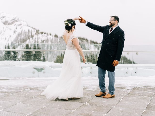 Dan and Amy&apos;s wedding in Banff, Alberta 31