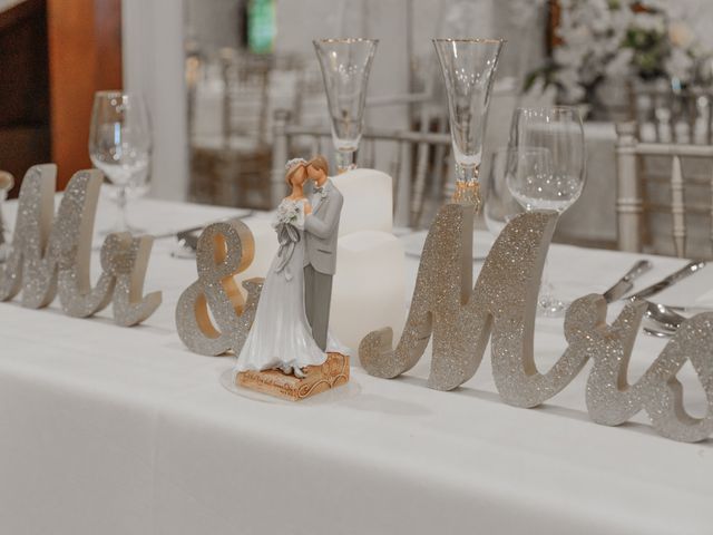 Patrycja and Arthur's wedding in Ancaster, Ontario 459