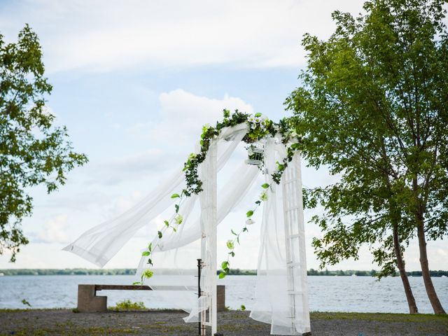 Jason and Giovanna&apos;s wedding in Notre-Dame-de-l&apos;Ile-Perrot, Quebec 28