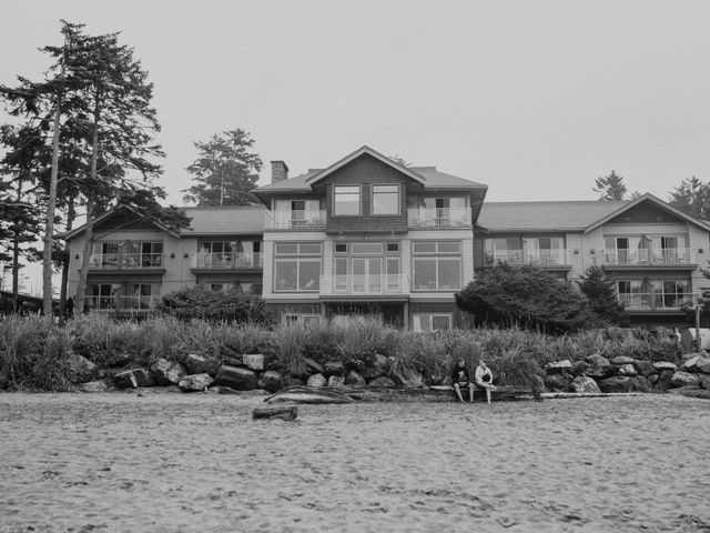 Tyler and Kaisha&apos;s wedding in Tofino, British Columbia 6