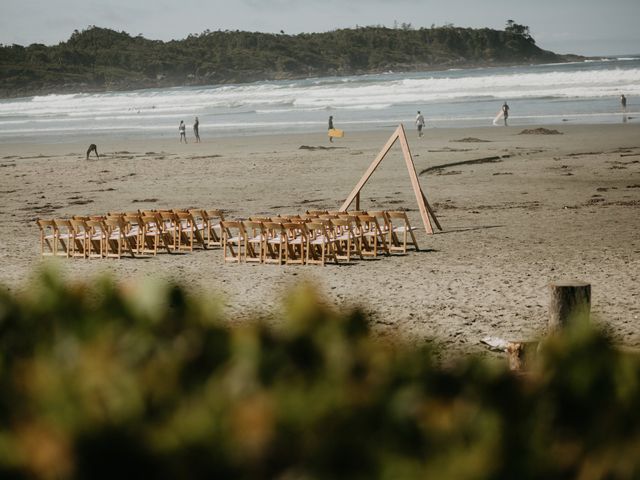 Tyler and Kaisha&apos;s wedding in Tofino, British Columbia 15