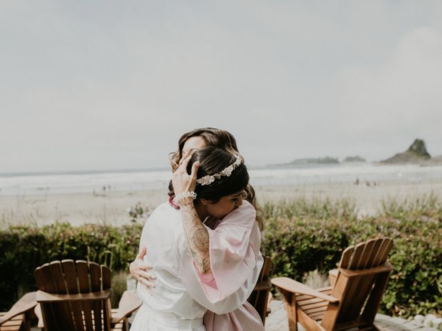 Tyler and Kaisha&apos;s wedding in Tofino, British Columbia 20