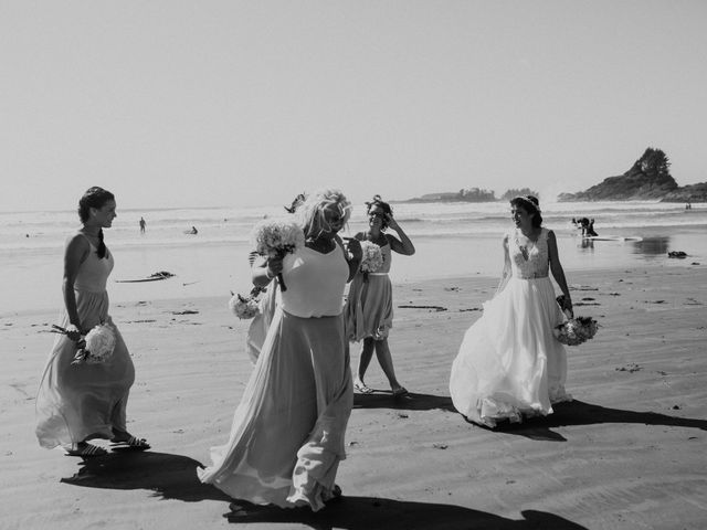 Tyler and Kaisha&apos;s wedding in Tofino, British Columbia 35