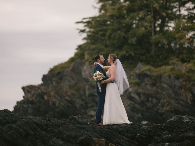 Ryan and Meagan&apos;s wedding in Port Renfrew, British Columbia 9