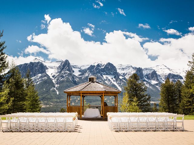 David and Vanessa&apos;s wedding in Canmore, Alberta 18