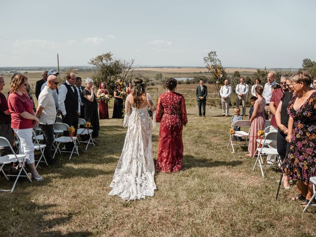 Darian and Evan&apos;s wedding in Cochrane, Alberta 19