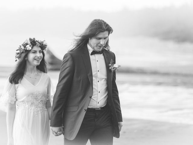 Jordan and Carolyn&apos;s wedding in Tofino, British Columbia 71