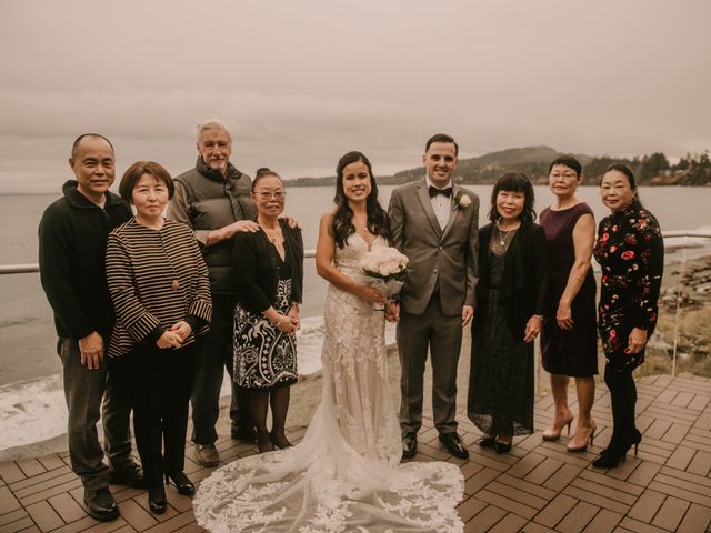 Kailee and Eric&apos;s wedding in Victoria, British Columbia 32