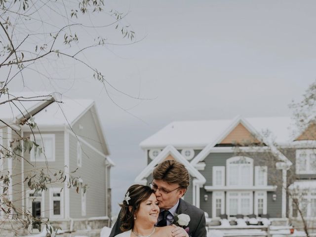 David and Louisa&apos;s wedding in Collingwood, Ontario 4