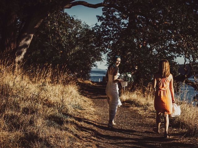 Justin and Stephanie&apos;s wedding in Gabriola, British Columbia 18