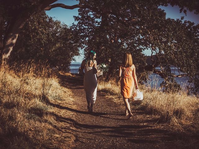 Justin and Stephanie&apos;s wedding in Gabriola, British Columbia 19