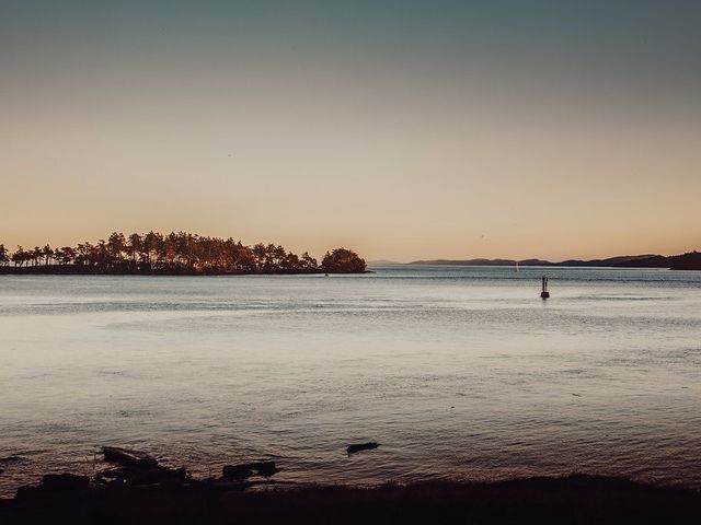 Justin and Stephanie&apos;s wedding in Gabriola, British Columbia 67