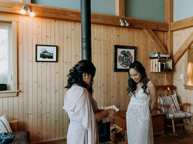 Jason and Kim&apos;s wedding in Squamish, British Columbia 53