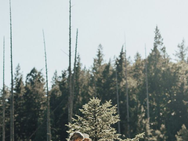 Jack and Emily&apos;s wedding in Bowen Island, British Columbia 54