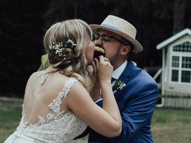 Jack and Emily&apos;s wedding in Bowen Island, British Columbia 126