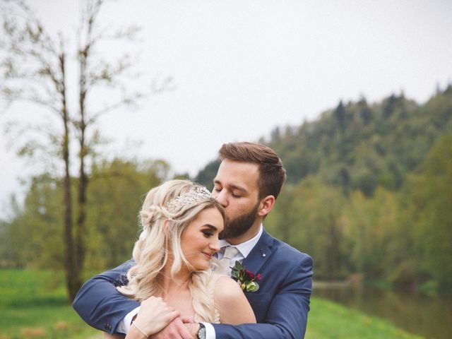 Daniel and Maddy&apos;s wedding in Chilliwack, British Columbia 37