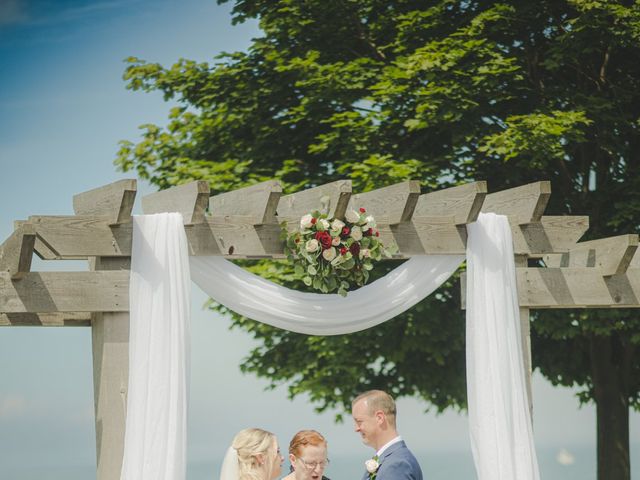 Jason and Sarah&apos;s wedding in Hamilton, Ontario 11