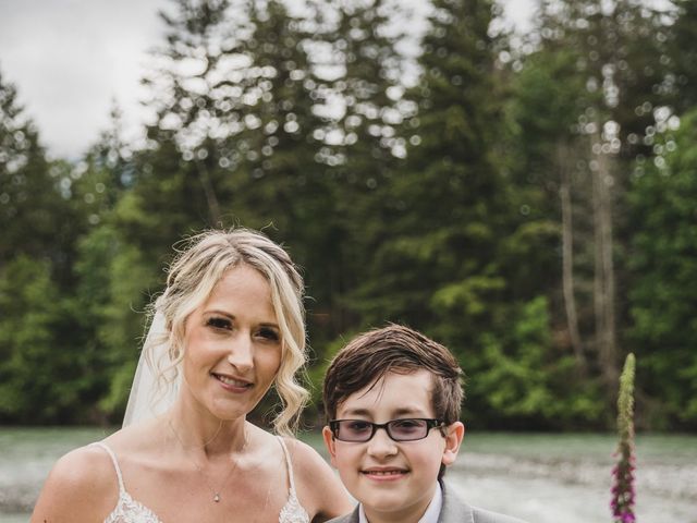 Angela and Rodger's wedding in Hope, British Columbia 22
