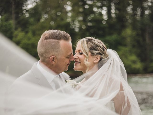 Angela and Rodger's wedding in Hope, British Columbia 32