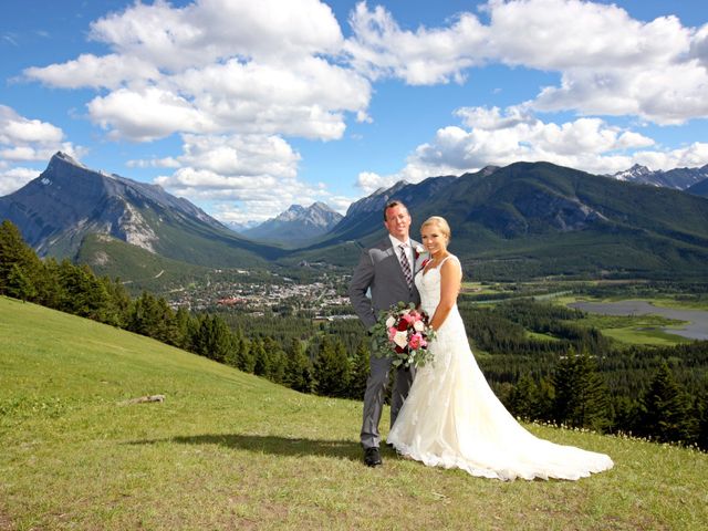 Craig and Dani&apos;s wedding in Banff, Alberta 19